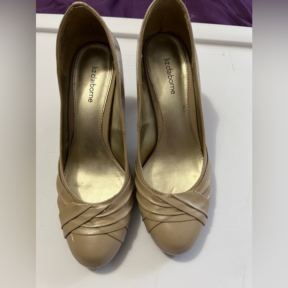 5 items for $20/ Liz Claiborne heels, tan/beige color size 8.5 - Picture 5 of 7